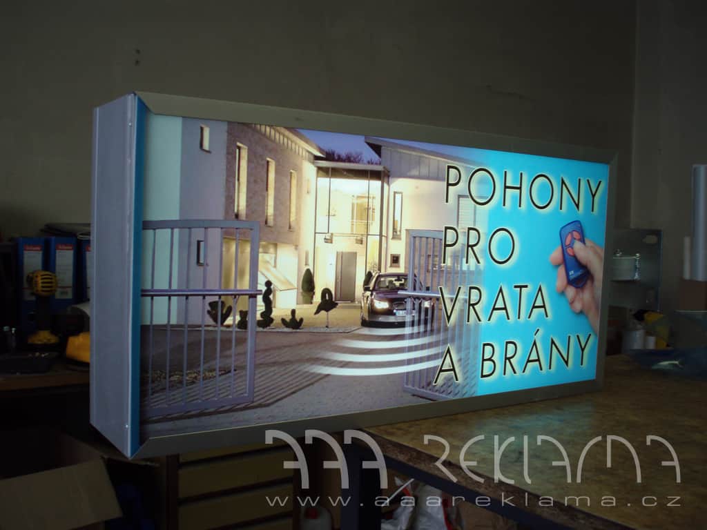 Prosvetlena Samolepa Translucentni Folie Folie Na Prosvetleni Backlight Backlit S Ruznou Predpokladanou Dobou Zivotnosti Materialu areklama Cz